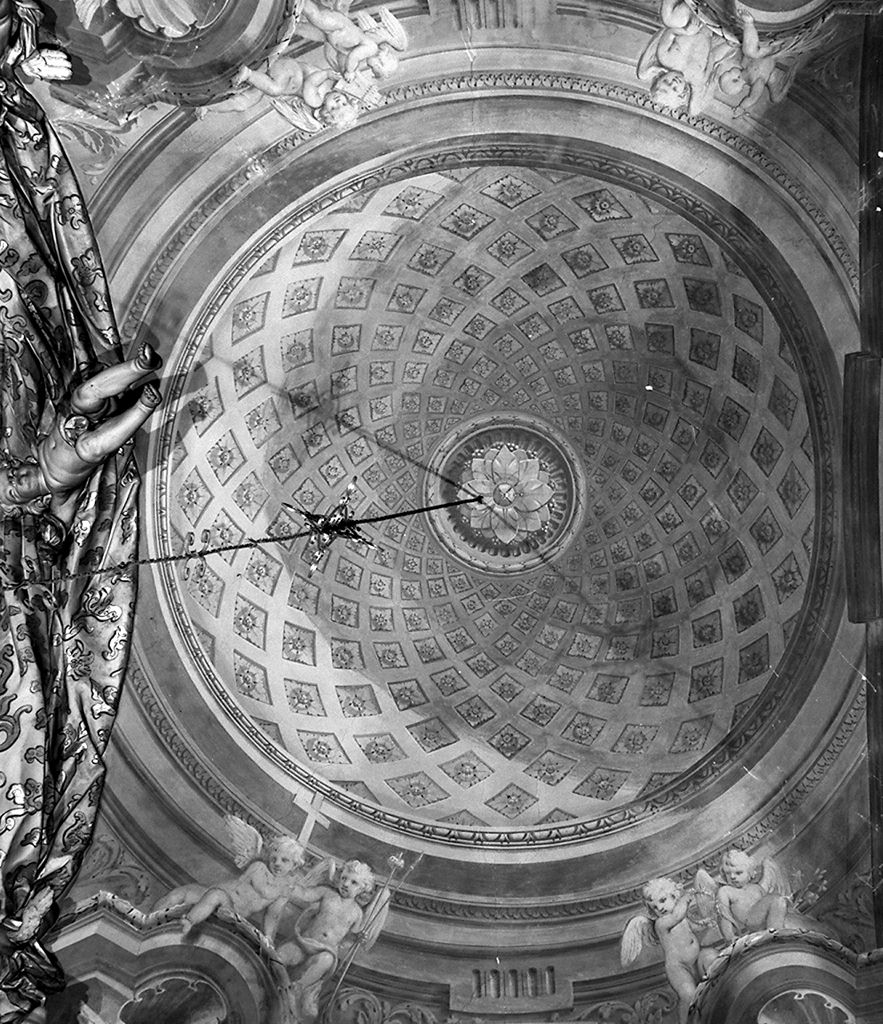 angeli reggicortina, finte architetture con angeli e medaglioni, motivo decorativo a rosoni e angeli con simboli della Passione (decorazione plastico-pittorica) di Fortini Benedetto, Portogalli Giovan Martino (sec. XVIII)