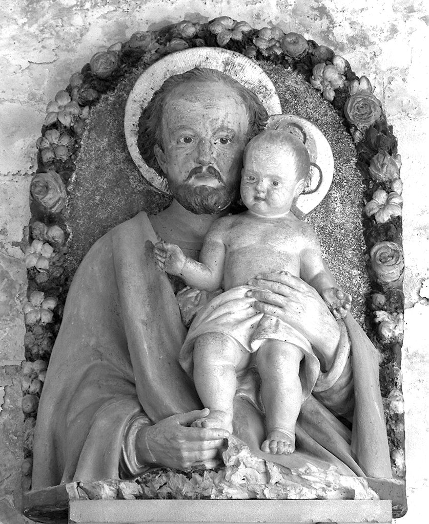 San Giuseppe e Gesù Bambino (rilievo) di Ricci Paolo (sec. XIX)
