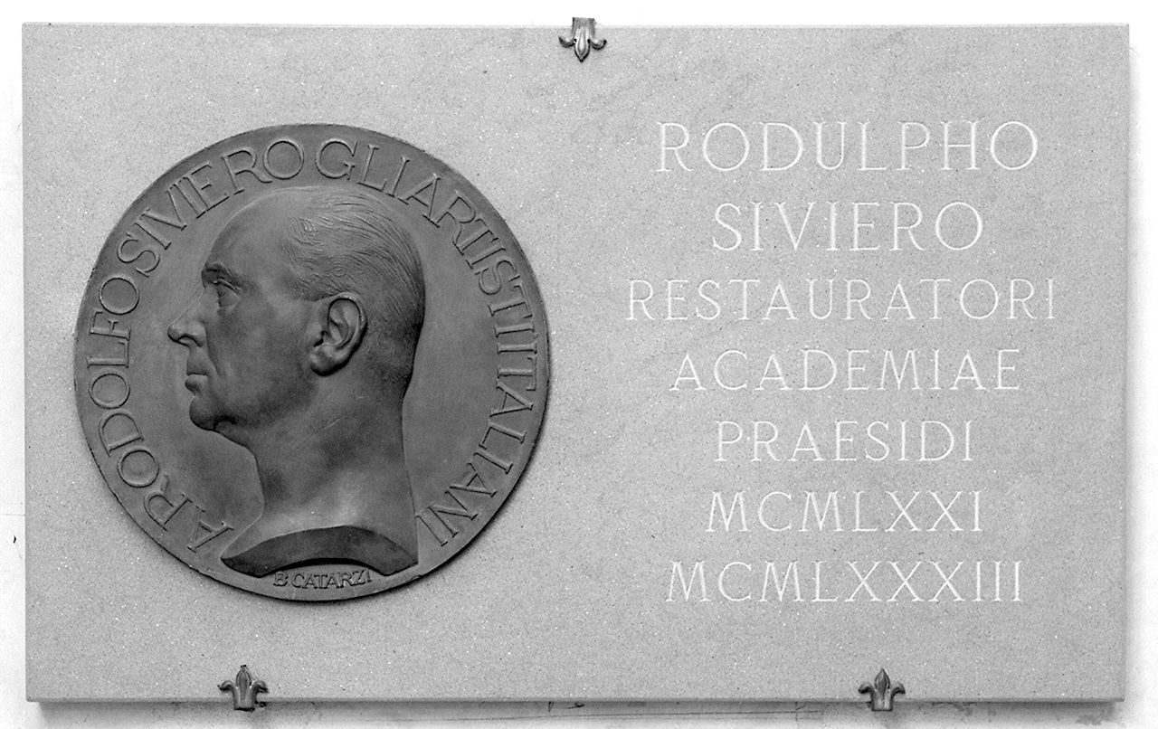 ritratto di Rodolfo Siviero (lapide commemorativa) di Catarzi Bruno (sec. XX)