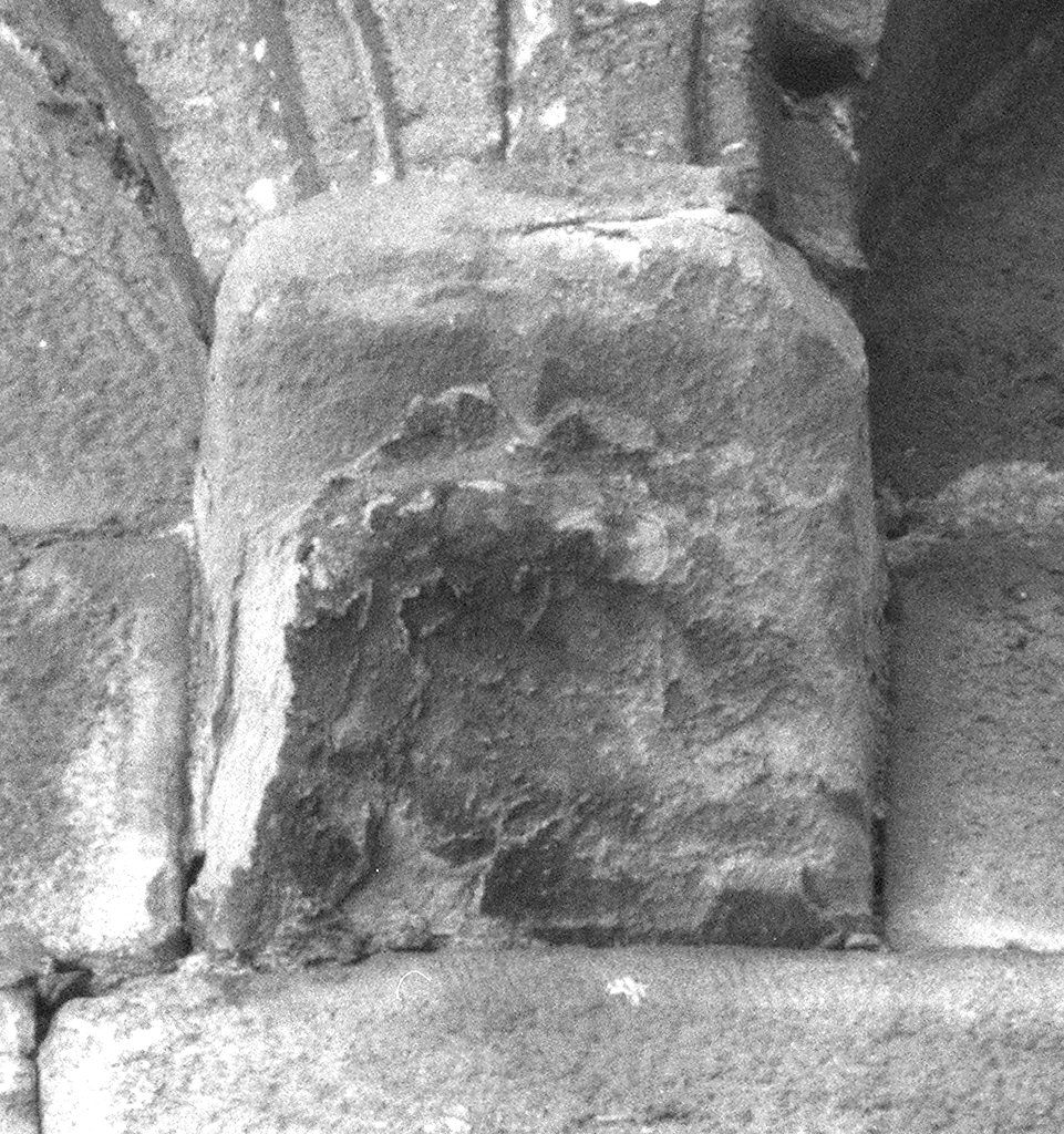 mensola - bottega lucchese (ultimo quarto sec. XII)