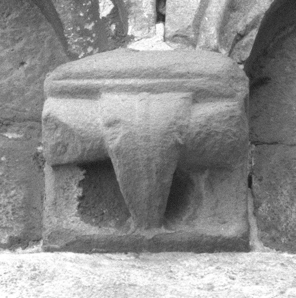 mensola - bottega lucchese (ultimo quarto sec. XII)