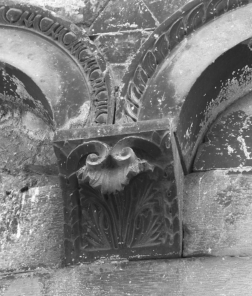 mensola, serie - bottega lucchese (prima metà sec. XII)