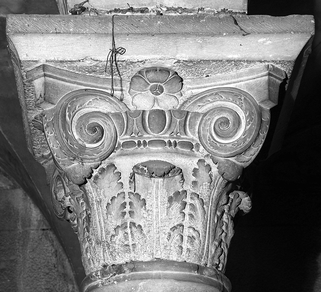 capitello composito, elemento d'insieme - bottega lucchese (prima metà sec. XII)