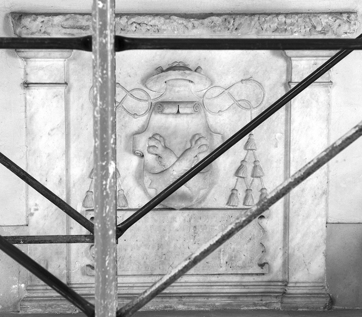 stemma (lapide tombale) - bottega lucchese (seconda metà sec. XVI)