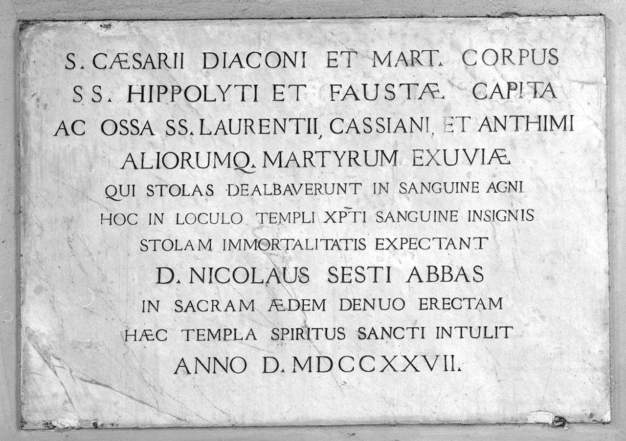 lapide tombale - produzione lucchese (sec. XVIII)