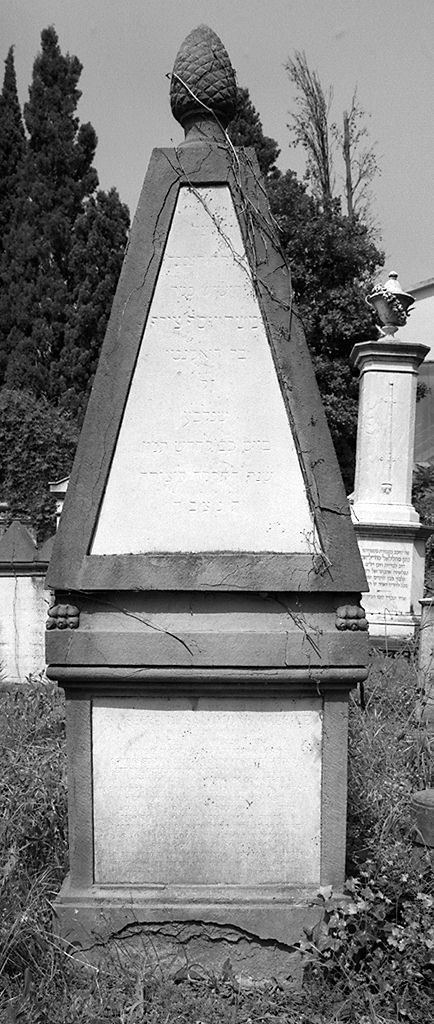 monumento funebre - a obelisco di Treves Marco (attribuito) - produzione toscana (sec. XIX)