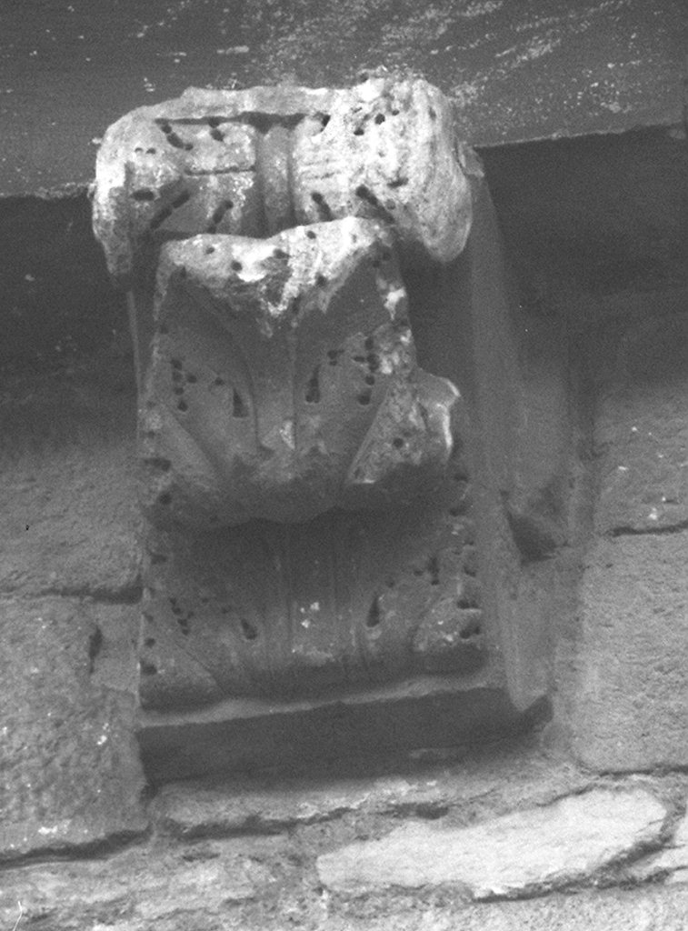 mensola architettonica - ambito lucchese (prima metà sec. XII)