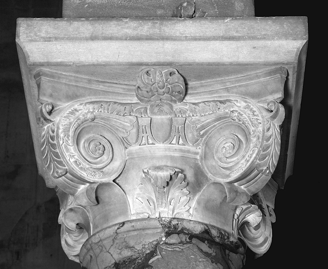 capitello composito - ambito lucchese (seconda metà sec. XII)