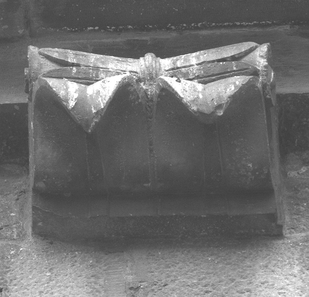 mensola architettonica - ambito lucchese (prima metà sec. XII)