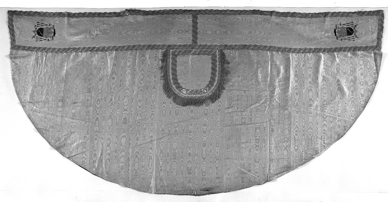 piviale, elemento d'insieme - manifattura lucchese (seconda metà sec. XIX)