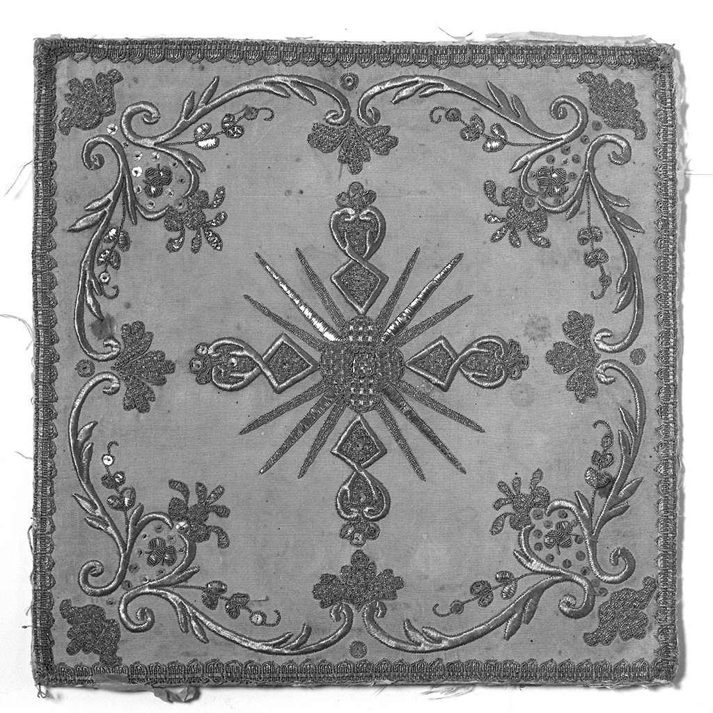 borsa del corporale, elemento d'insieme - manifattura lucchese (seconda metà sec. XVIII)