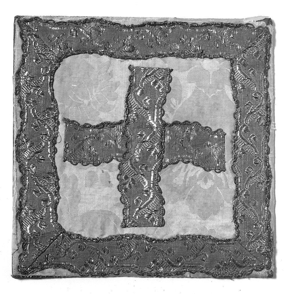 borsa del corporale, elemento d'insieme - manifattura lucchese (prima metà sec. XVIII)