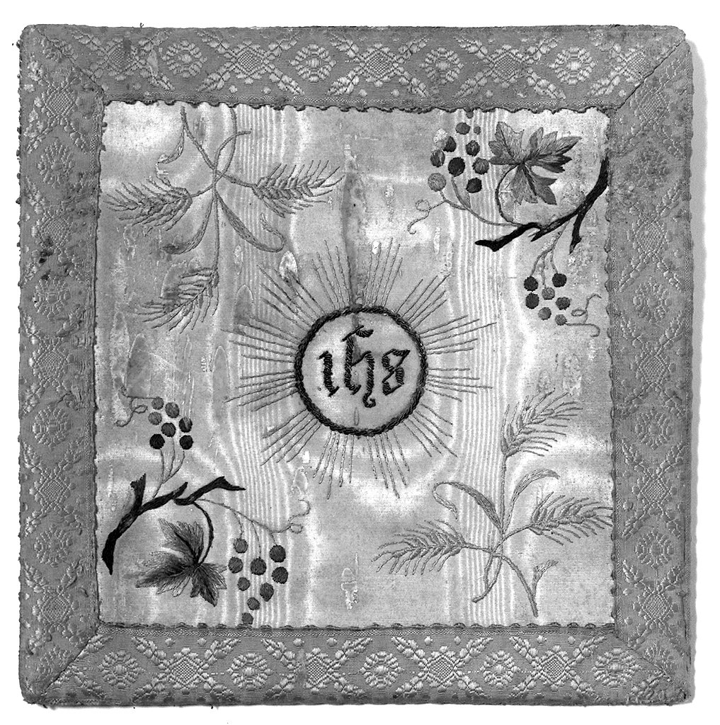 borsa del corporale, elemento d'insieme - manifattura lucchese (prima metà sec. XX)