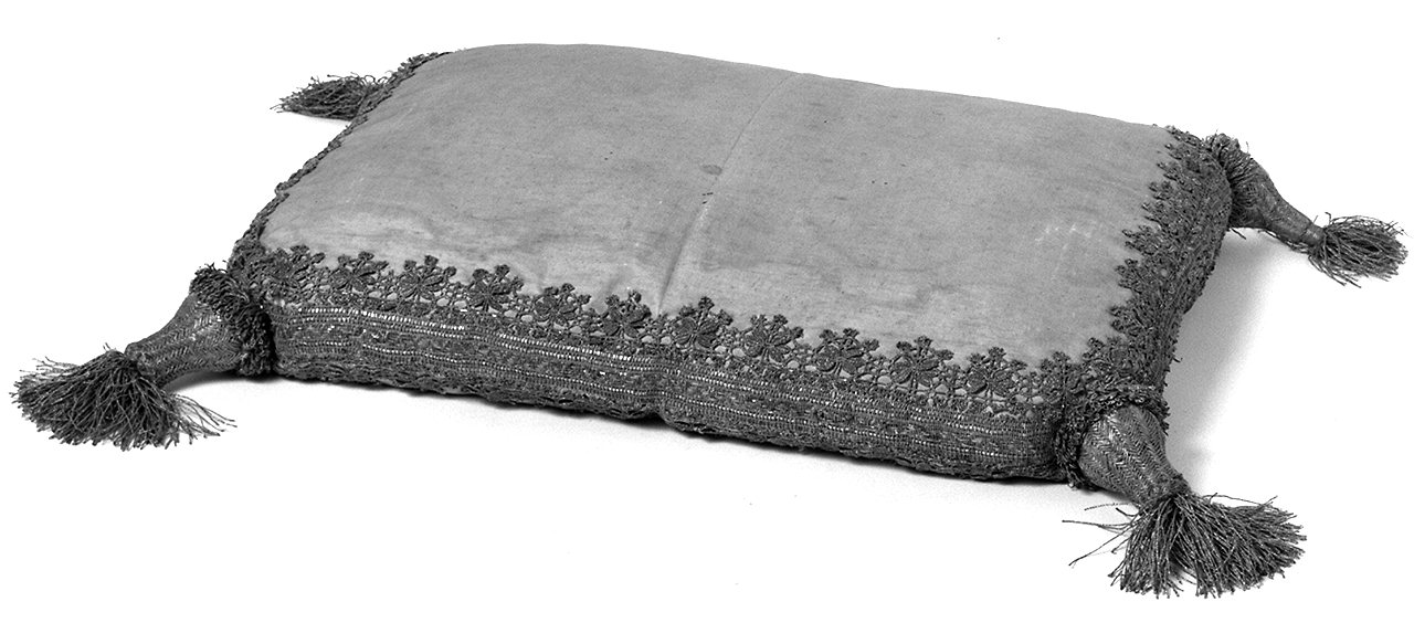 cuscino - manifattura lucchese (fine/inizio secc. XIX/ XX)