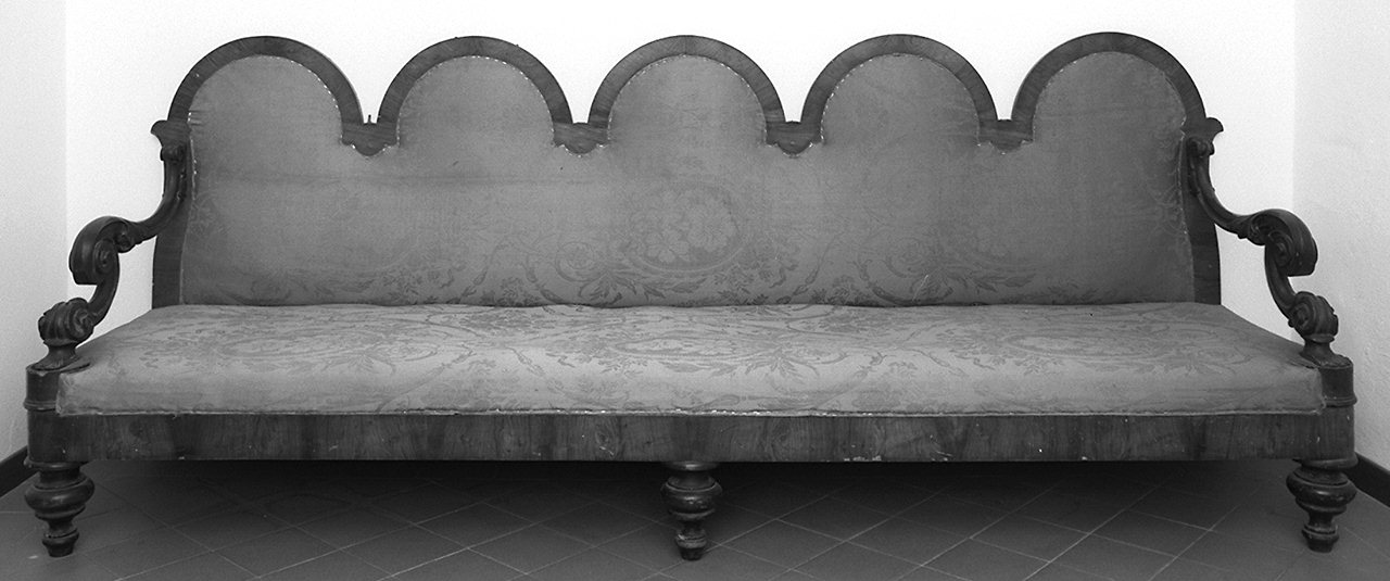 divano - produzione lucchese (seconda metà sec. XIX)