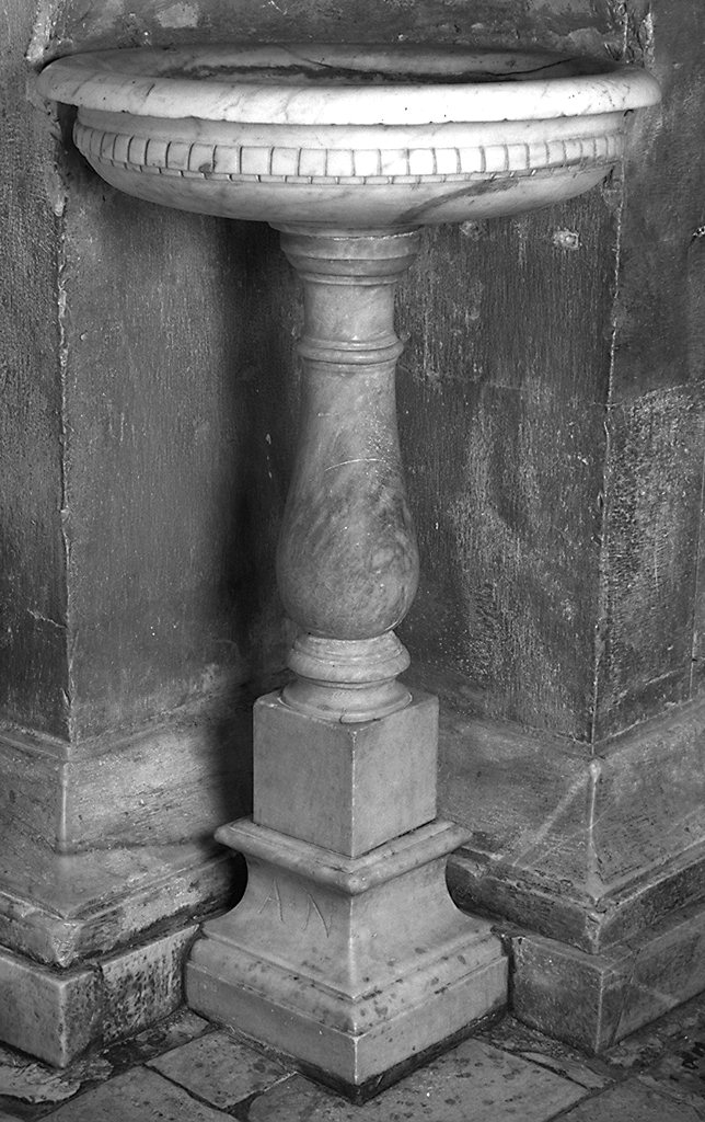 acquasantiera - a fusto - bottega lucchese (sec. XVIII)