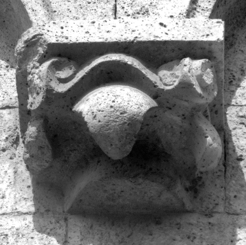 mensola - bottega pisana (fine/inizio secc. XI/ XII)