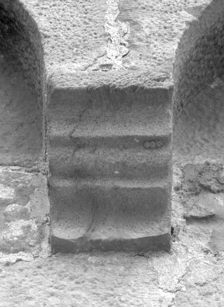 mensola, serie - ambito pisano (sec. XI)