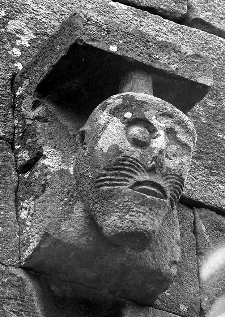 protome maschile (mensola) - ambito pisano (fine/inizio secc. XI/ XII)