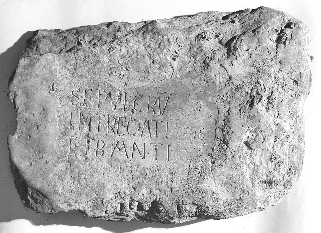 lapide, frammento - bottega toscana (secc. XV/ XVII)