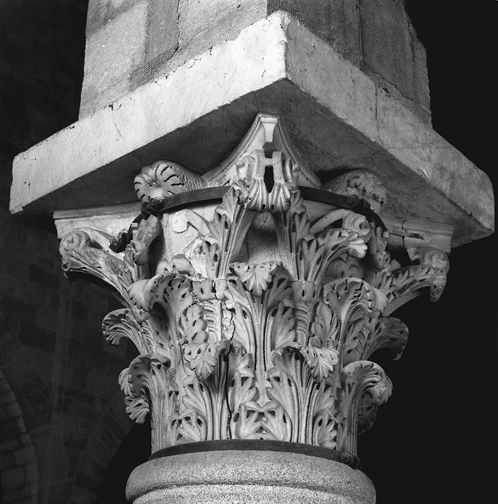 capitello corinzio - ambito pisano (terzo quarto sec. XII)