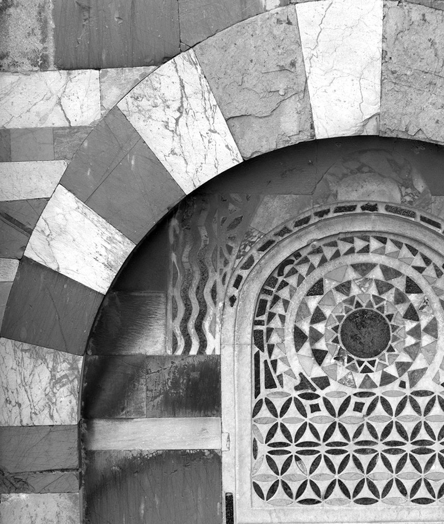 decorazione a intarsio, frammento - ambito pisano (secc. XII/ XIII)