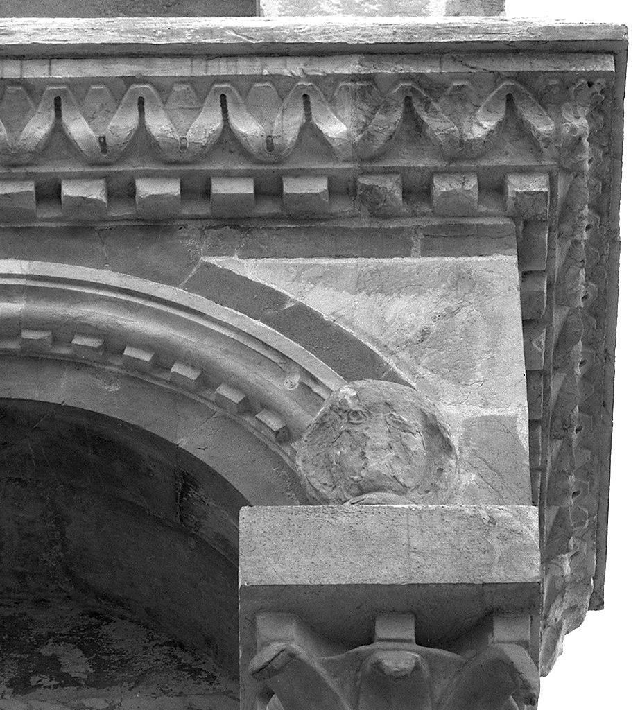 protome umana (rilievo, frammento) di Giovanni Pisano (bottega) (fine/inizio secc. XIII/ XIV)