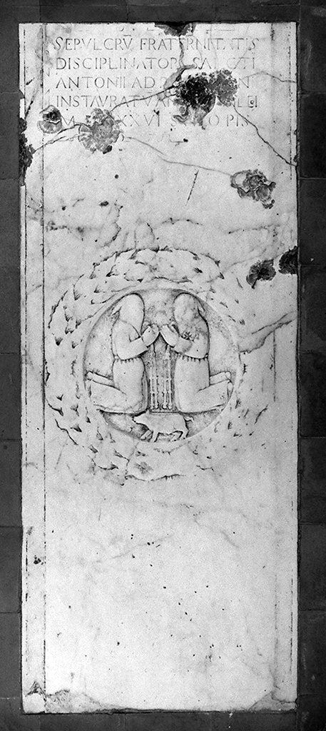 monaci (lapide tombale) - bottega toscana (sec. XVI)