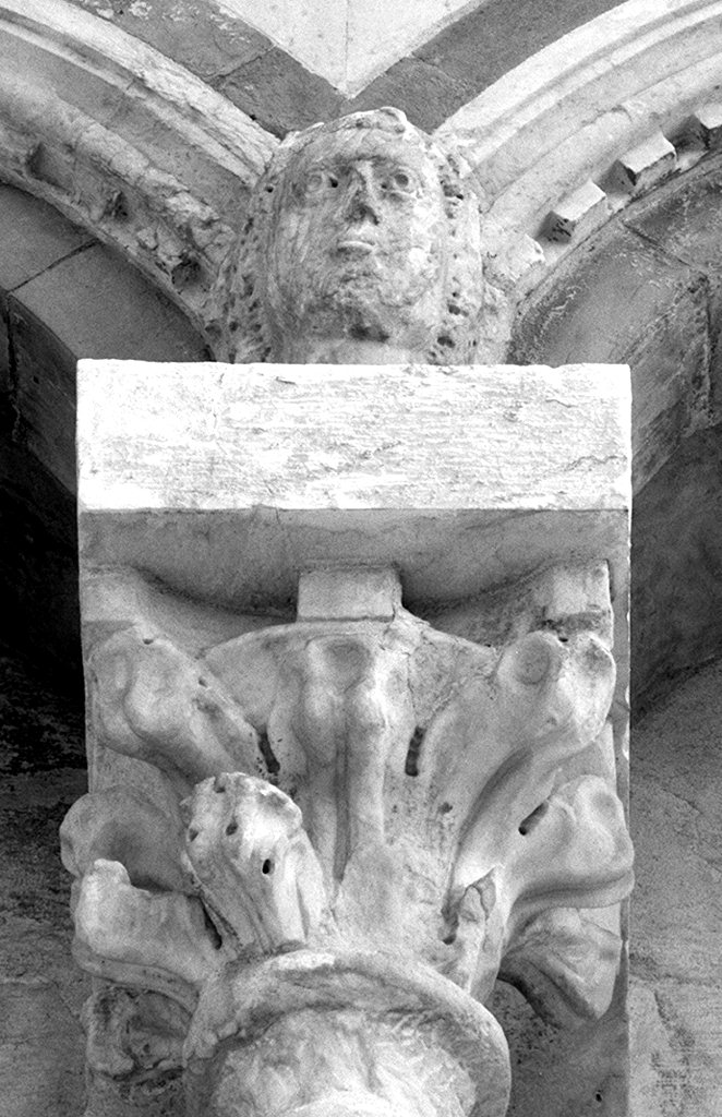 protome umana (rilievo) di Giovanni Pisano (bottega) (fine/inizio secc. XIII/ XIV)