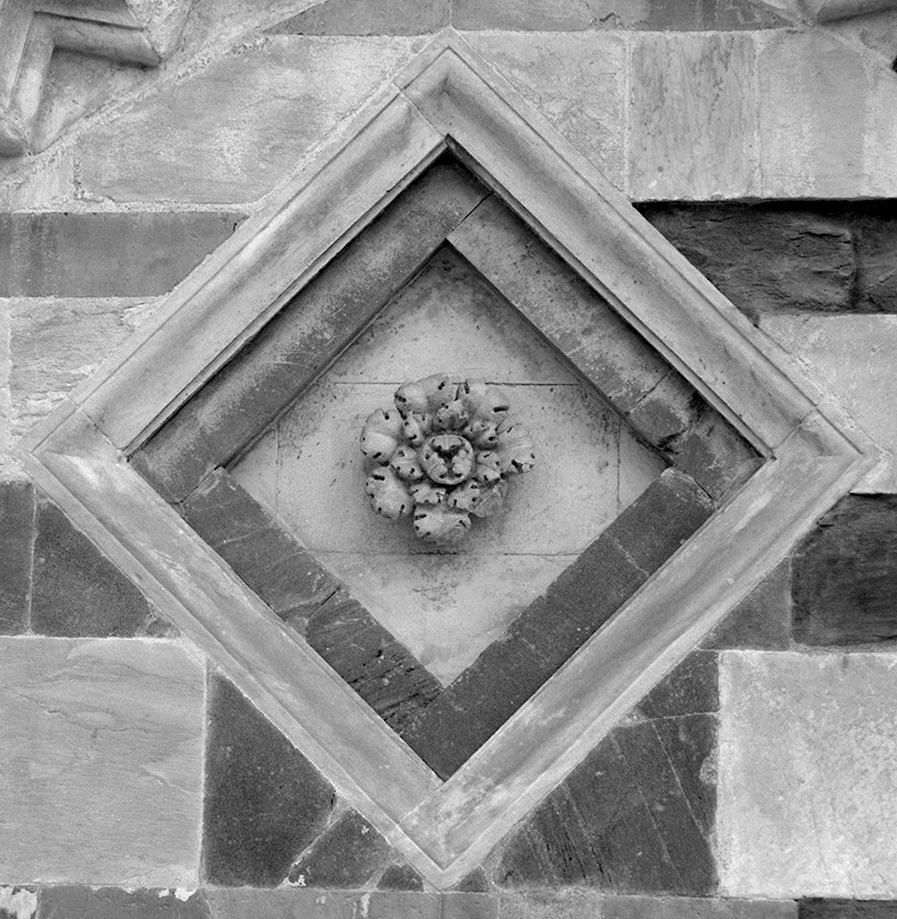 decorazione plastico-architettonica - ambito pisano (fine/inizio secc. XII/ XIII)