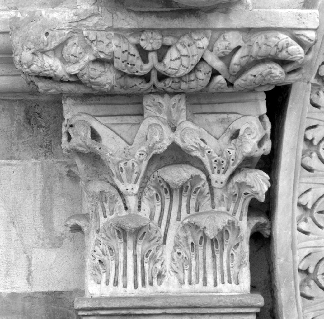 capitello di lesena - ambito pisano (fine/inizio secc. XII/ XIII)