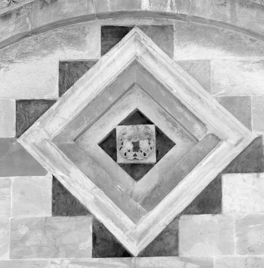 decorazione plastico-architettonica - ambito pisano (fine/inizio secc. XII/ XIII)