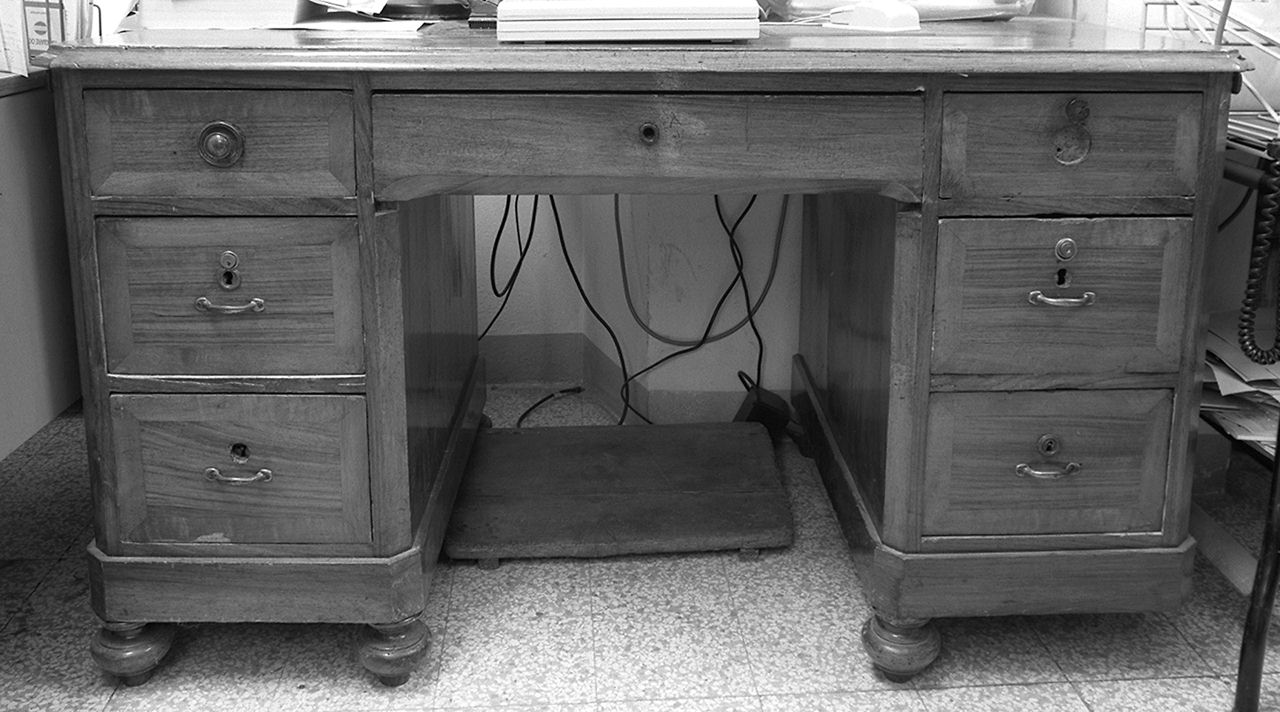 scrivania - produzione fiorentina (seconda metà sec. XIX)