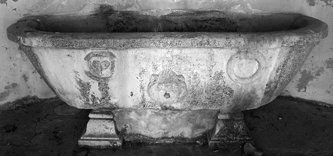 vasca di Paoletti Niccolò Maria Gaspare, Sandrini Giovanni, Bozzolini Lorenzo (sec. XVIII)
