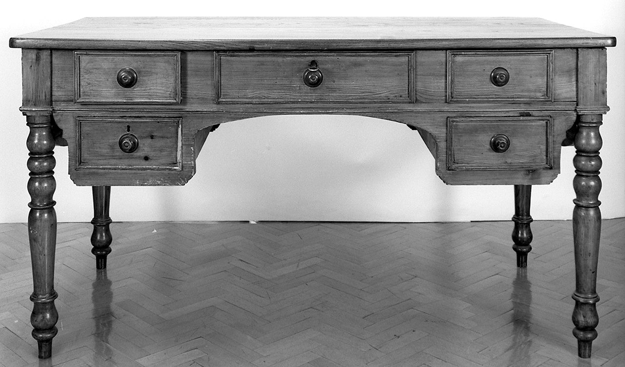 scrivania - produzione toscana (ultimo quarto sec. XIX)