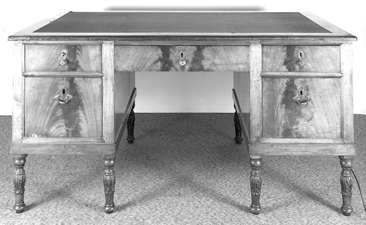 scrivania - manifattura toscana (prima metà sec. XIX)