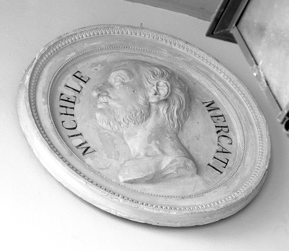 ritratto di Michele Mercati, ritratto d'uomo (rilievo) - ambito toscano (sec. XIX)