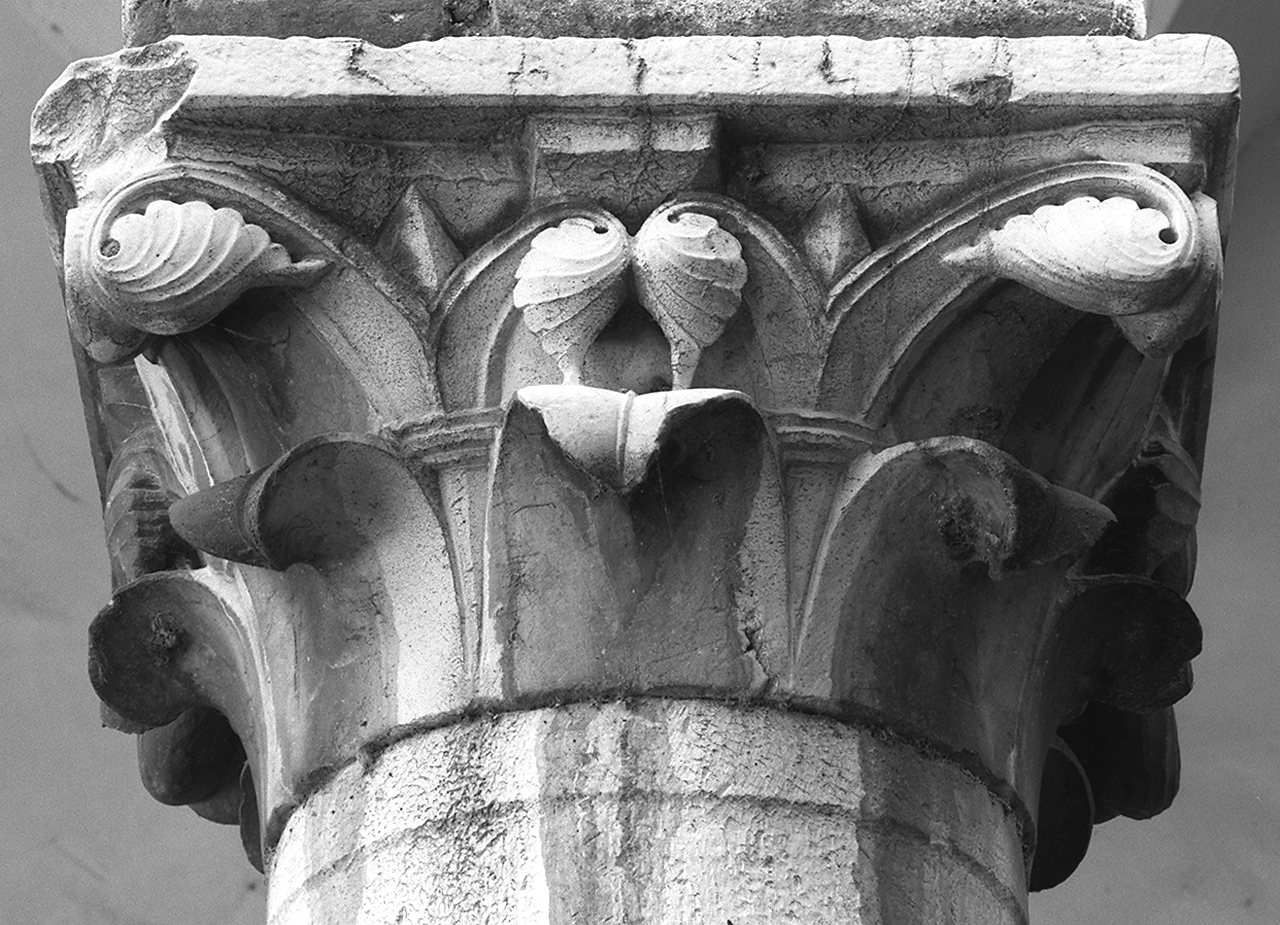 capitello composito, elemento d'insieme di Guidetto (cerchia) (inizio sec. XIII)