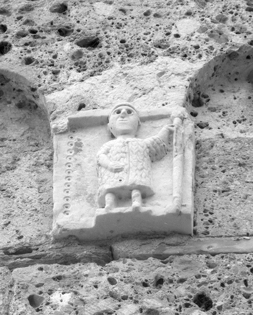 figura maschile (mensola) - ambito toscano (seconda metà sec. XI)