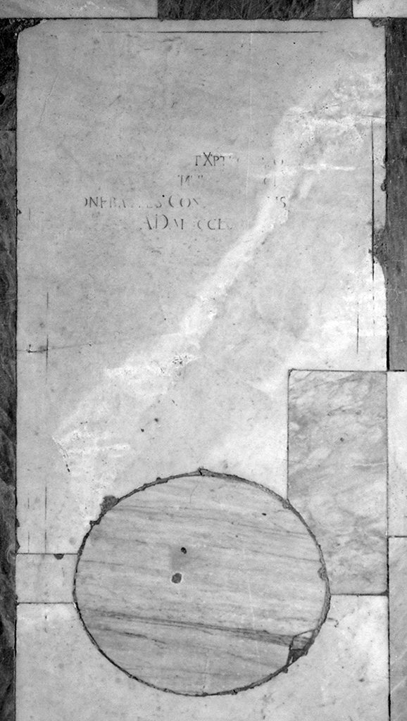 lapide tombale - produzione toscana (sec. XVIII)