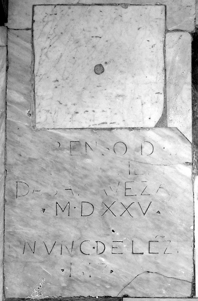 lapide tombale - produzione toscana (sec. XVII)