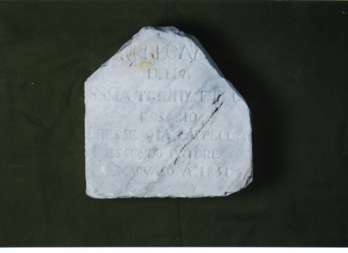 LAPIDE COMMEMORATIVA, FRAMMENTO - AMBITO LOCALE (SEC. XIX)