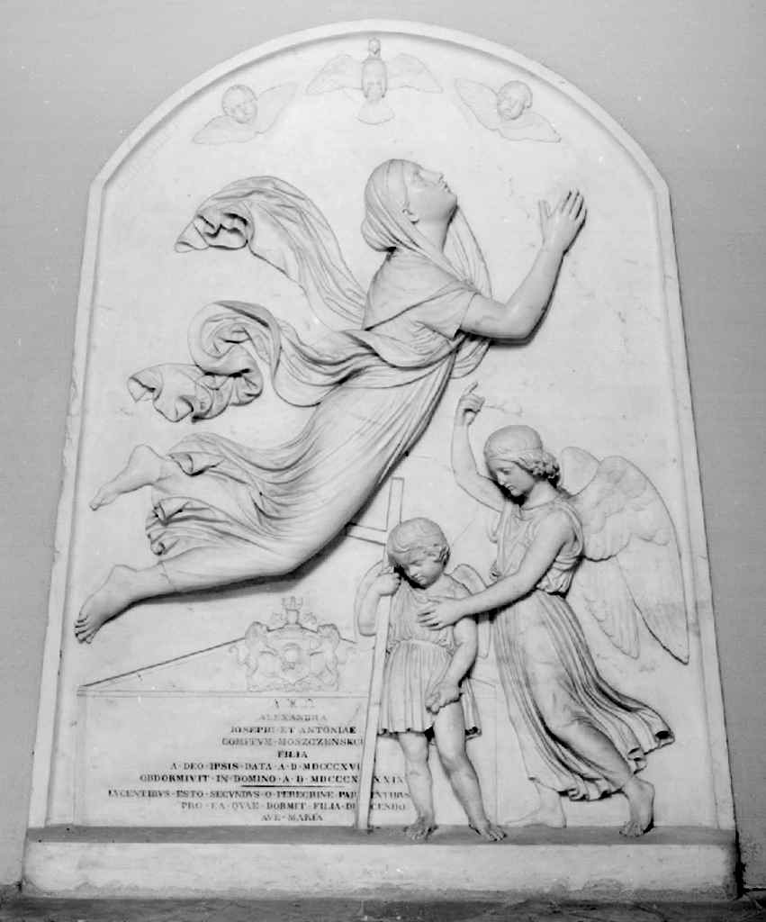 anima della defunta ascende al cielo mentre due angeli guardano il suo sepolcro (monumento funebre) di Bienaimé Luigi (sec. XIX)