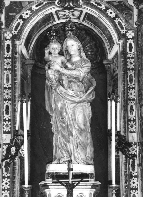 Madonna con Bambino (statua) di Orsolino Tommaso (attribuito), Orsolino Giovanni (attribuito) (primo quarto sec. XVII)