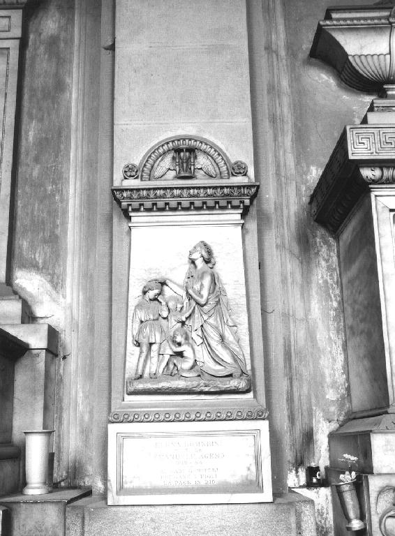 FIGURA FEMMINILE CON BAMBINI (monumento funebre - a edicola, opera isolata) di Cevasco Giovanni Battista (seconda metà sec. XIX)