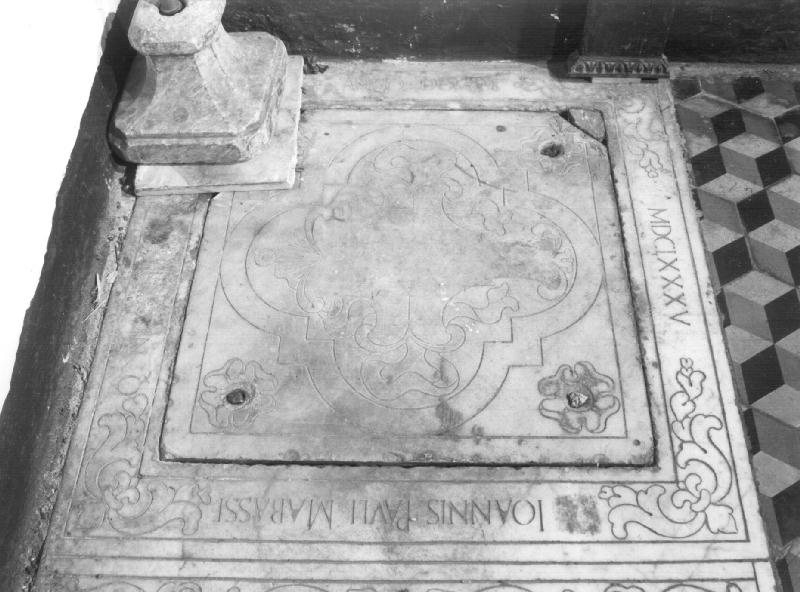 motivi decorativi vegetali (lapide documentaria) - bottega ligure (prima metà sec. XVIII)