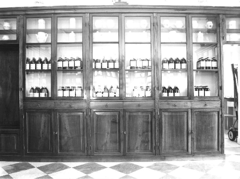 mobile da farmacia - bottega genovese (secc. XVIII/ XIX)