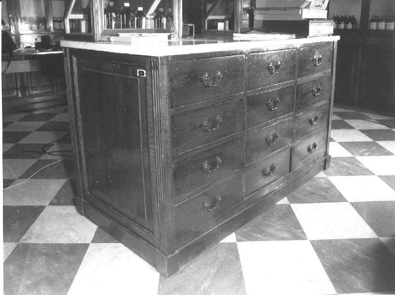 mobile da farmacia - bottega genovese (secc. XVIII/ XIX)