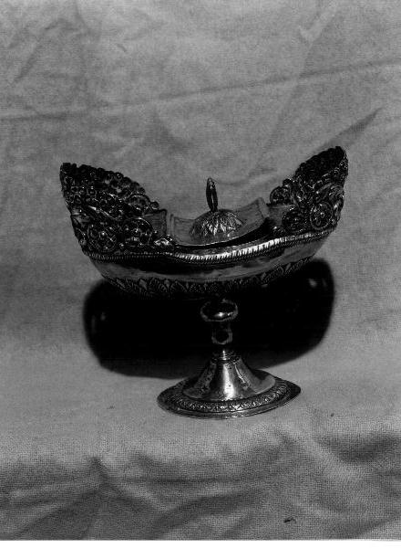 MOTIVI DECORATIVI VEGETALI (navicella portaincenso, opera isolata) - bottega genovese (sec. XIX)