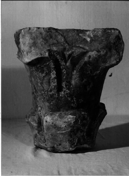 capitello, opera isolata - bottega genovese (secc. VIII/ IX)